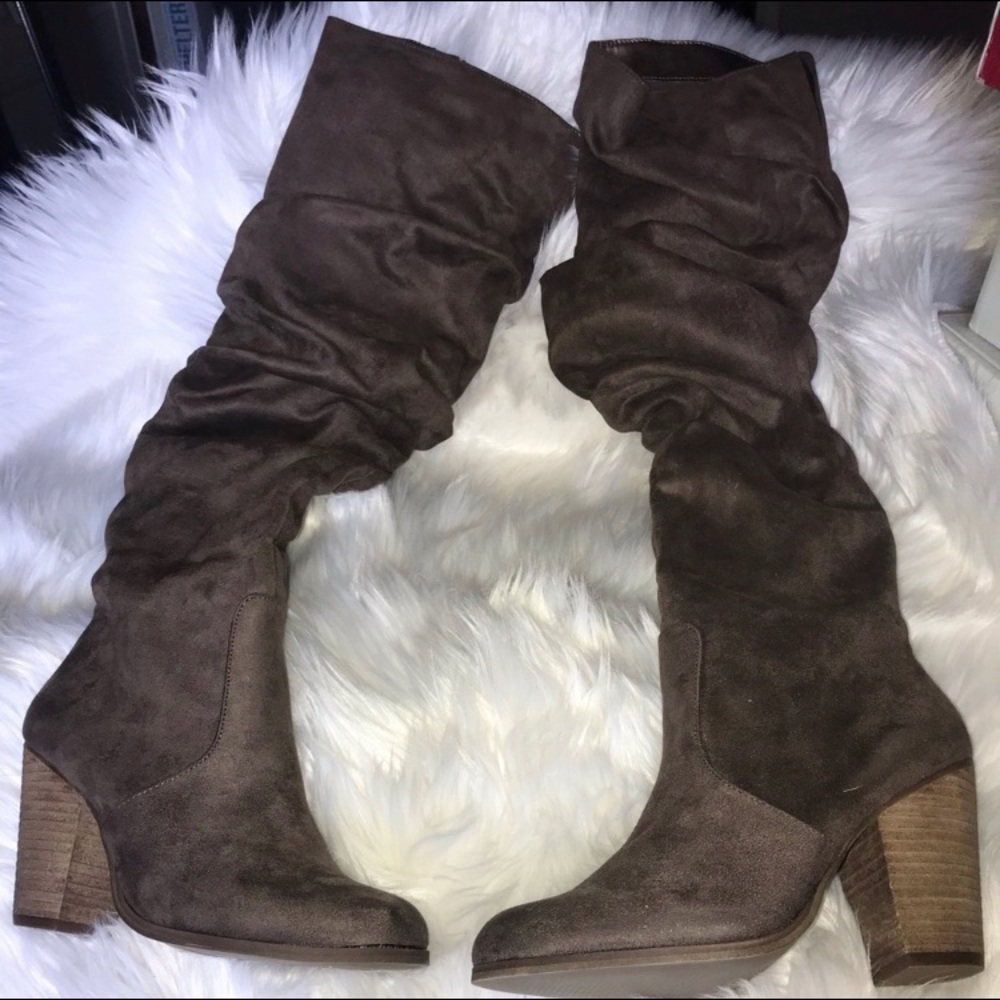 Excellent  condition!!Over the knee boots ❤️ Calos Santana😍 wore Once!!